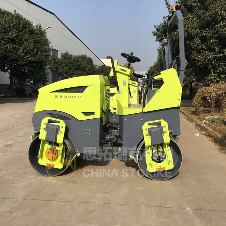 小型壓路機(jī)十字路口施工,瀝青路面的接縫有什么技巧處理